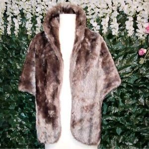 Perfect warm Brown Faux Fur Coat/Shawl Open Women's One Size